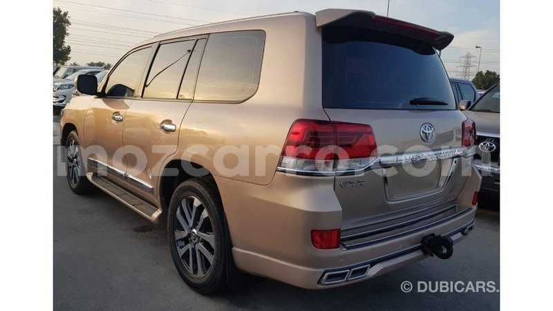 Big with watermark toyota land cruiser cabo delgado import dubai 7628