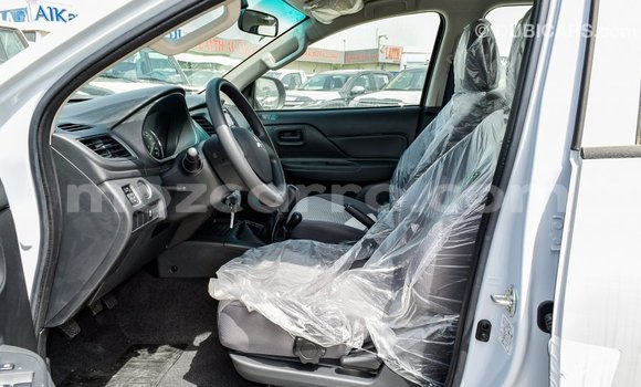 Tenga Imported Mitsubishi L200 Chena Mota in Import - Dubai in Cabo Delgado Tenga Imported Mitsubishi L200 Chena Mota in Import - Dubai in Cabo Delgado