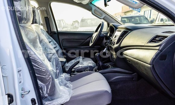 Buy Import Mitsubishi L200 White Car in Import - Dubai in Cabo Delgado Buy Import Mitsubishi L200 White Car in Import - Dubai in Cabo Delgado