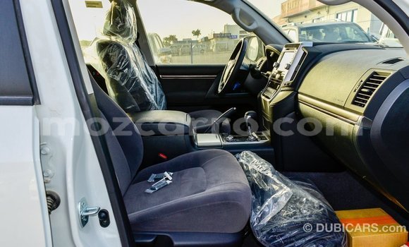 Tenga Imported Toyota Land Cruiser Chena Mota in Import - Dubai in Cabo Delgado Tenga Imported Toyota Land Cruiser Chena Mota in Import - Dubai in Cabo Delgado