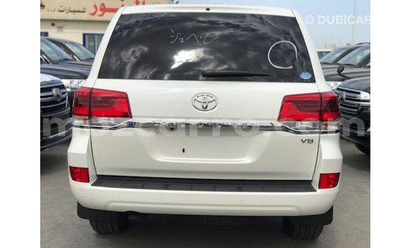 Nunua Imported Toyota Land Cruiser Nyeupe Gari ndani ya Import - Dubai nchini Cabo Delgado Nunua Imported Toyota Land Cruiser Nyeupe Gari ndani ya Import - Dubai nchini Cabo Delgado