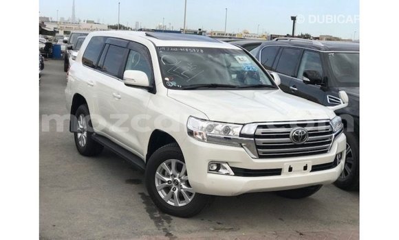 Nunua Imported Toyota Land Cruiser Nyeupe Gari ndani ya Import - Dubai nchini Cabo Delgado Nunua Imported Toyota Land Cruiser Nyeupe Gari ndani ya Import - Dubai nchini Cabo Delgado