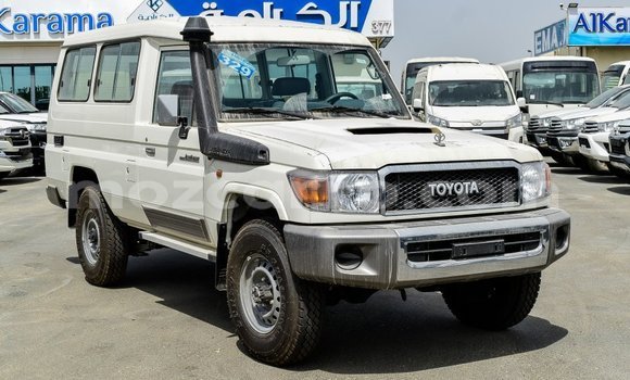 Tenga Imported Toyota Land Cruiser Chena Mota in Import - Dubai in Cabo Delgado Tenga Imported Toyota Land Cruiser Chena Mota in Import - Dubai in Cabo Delgado