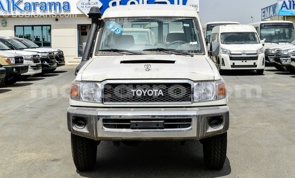 Tenga Imported Toyota Land Cruiser Chena Mota in Import - Dubai in Cabo Delgado Tenga Imported Toyota Land Cruiser Chena Mota in Import - Dubai in Cabo Delgado