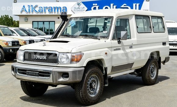 Tenga Imported Toyota Land Cruiser Chena Mota in Import - Dubai in Cabo Delgado Tenga Imported Toyota Land Cruiser Chena Mota in Import - Dubai in Cabo Delgado
