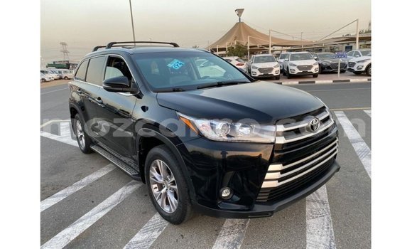 Tenga Imported Toyota Highlander Nhema Mota in Import - Dubai in Cabo Delgado Tenga Imported Toyota Highlander Nhema Mota in Import - Dubai in Cabo Delgado