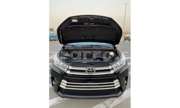 Tenga Imported Toyota Highlander Nhema Mota in Import - Dubai in Cabo Delgado Tenga Imported Toyota Highlander Nhema Mota in Import - Dubai in Cabo Delgado
