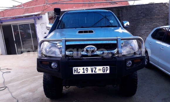 Buy Used Toyota Hilux Silver Car in Maputo in Maputo Buy Used Toyota Hilux Silver Car in Maputo in Maputo