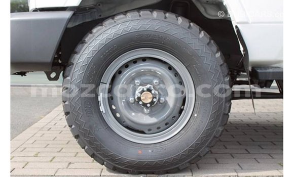 Tenga Imported Toyota Land Cruiser Chena Mota in Import - Dubai in Cabo Delgado Tenga Imported Toyota Land Cruiser Chena Mota in Import - Dubai in Cabo Delgado