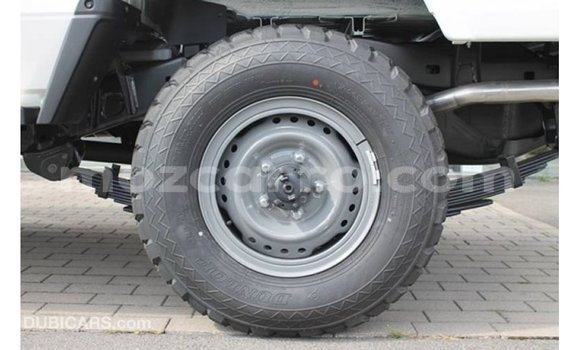 Tenga Imported Toyota Land Cruiser Chena Mota in Import - Dubai in Cabo Delgado Tenga Imported Toyota Land Cruiser Chena Mota in Import - Dubai in Cabo Delgado