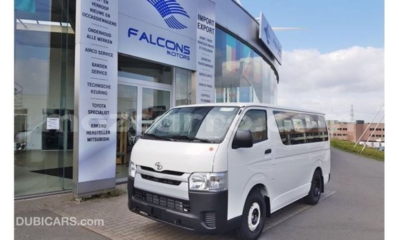 Comprar Importar Toyota Hiace Branco Carro em Import - Dubai em Cabo Delgado Comprar Importar Toyota Hiace Branco Carro em Import - Dubai em Cabo Delgado