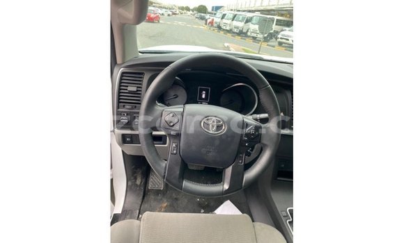 Comprar Importar Toyota Sequoia Branco Carro em Import - Dubai em Cabo Delgado Comprar Importar Toyota Sequoia Branco Carro em Import - Dubai em Cabo Delgado