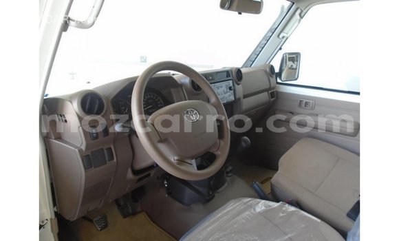 Tenga Imported Toyota Land Cruiser Chena Mota in Import - Dubai in Cabo Delgado Tenga Imported Toyota Land Cruiser Chena Mota in Import - Dubai in Cabo Delgado