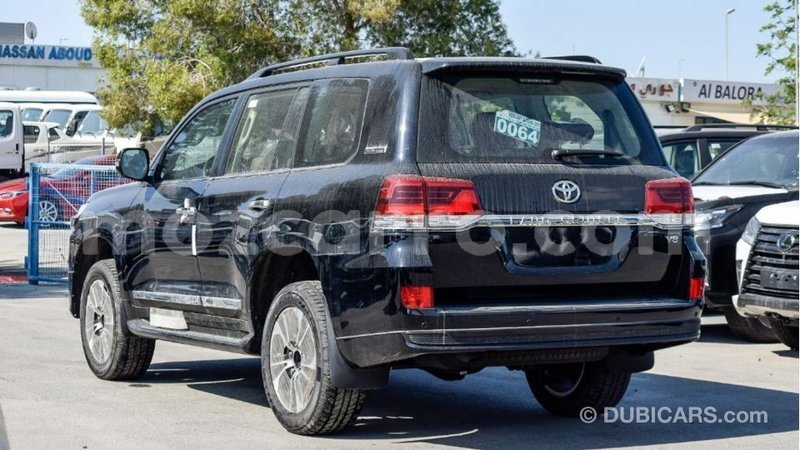 Big with watermark toyota land cruiser cabo delgado import dubai 7687