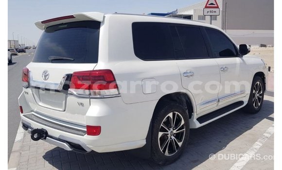 Tenga Imported Toyota Land Cruiser Chena Mota in Import - Dubai in Cabo Delgado Tenga Imported Toyota Land Cruiser Chena Mota in Import - Dubai in Cabo Delgado