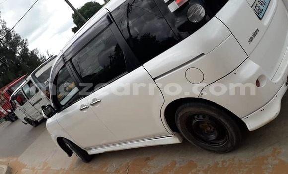 Comprar Usado Toyota Sienta Branco Carro em Maputo em Maputo Comprar Usado Toyota Sienta Branco Carro em Maputo em Maputo