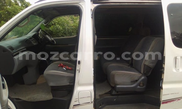 Comprar Usado Toyota Regius Branco Carro em Maputo em Maputo Comprar Usado Toyota Regius Branco Carro em Maputo em Maputo