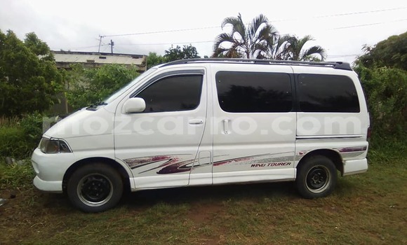 Comprar Usado Toyota Regius Branco Carro em Maputo em Maputo Comprar Usado Toyota Regius Branco Carro em Maputo em Maputo