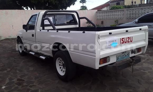 Comprar Usado Isuzu KB Branco Carro em Maputo em Maputo Comprar Usado Isuzu KB Branco Carro em Maputo em Maputo