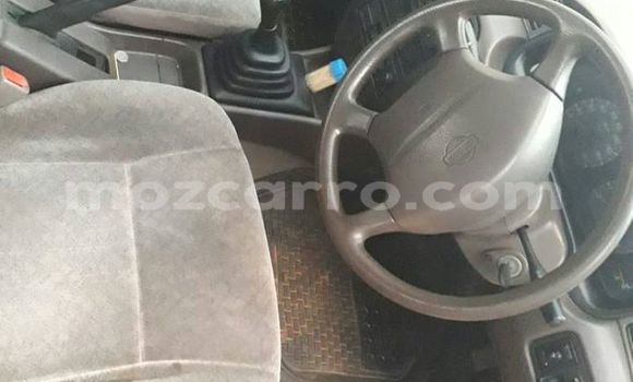 Comprar Usado Nissan Sunny Branco Carro em Maputo em Maputo Comprar Usado Nissan Sunny Branco Carro em Maputo em Maputo