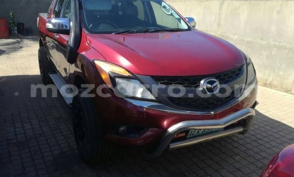 Comprar Usado Mazda BT-50 Vermelho Carro em Maputo em Maputo