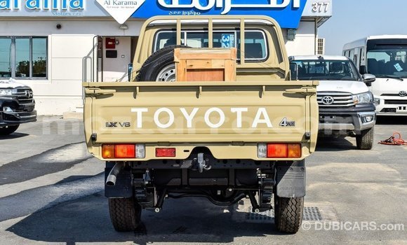 Tenga Imported Toyota Land Cruiser Beige Mota in Import - Dubai in Cabo Delgado Tenga Imported Toyota Land Cruiser Beige Mota in Import - Dubai in Cabo Delgado