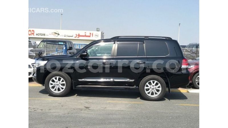 Big with watermark toyota land cruiser cabo delgado import dubai 7750