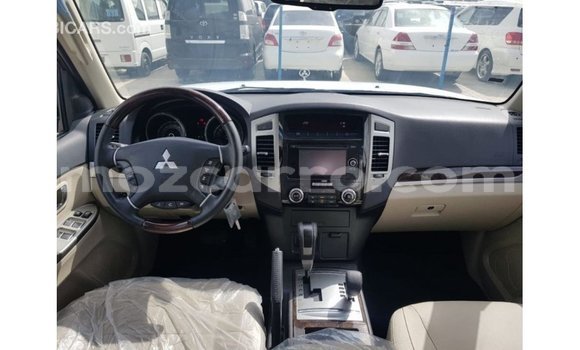 Nunua Imported Mitsubishi Pajero Nyekundu Gari ndani ya Import - Dubai nchini Cabo Delgado Nunua Imported Mitsubishi Pajero Nyekundu Gari ndani ya Import - Dubai nchini Cabo Delgado