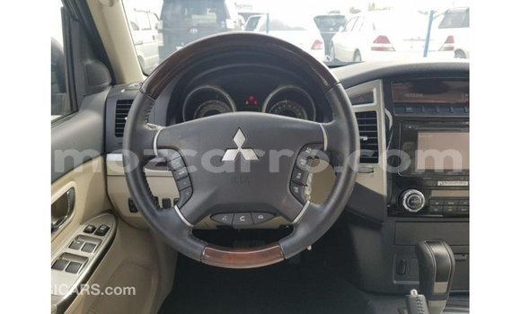 Nunua Imported Mitsubishi Pajero Nyekundu Gari ndani ya Import - Dubai nchini Cabo Delgado Nunua Imported Mitsubishi Pajero Nyekundu Gari ndani ya Import - Dubai nchini Cabo Delgado