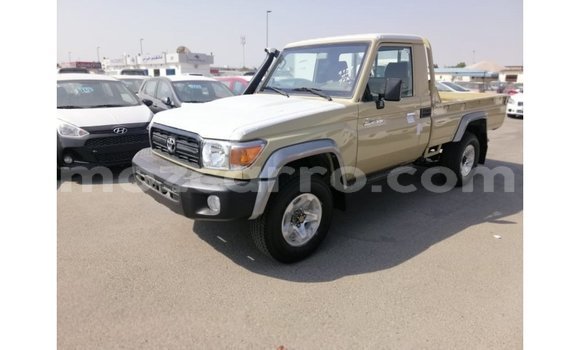 Comprar Importar Toyota Land Cruiser Bege Carro em Import - Dubai em Cabo Delgado Comprar Importar Toyota Land Cruiser Bege Carro em Import - Dubai em Cabo Delgado