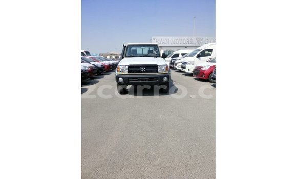 Comprar Importar Toyota Land Cruiser Bege Carro em Import - Dubai em Cabo Delgado Comprar Importar Toyota Land Cruiser Bege Carro em Import - Dubai em Cabo Delgado