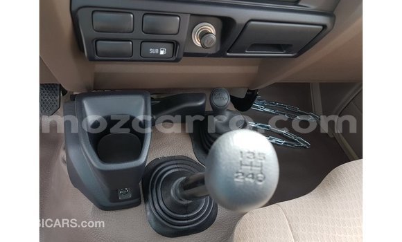 Comprar Importar Toyota Land Cruiser Bege Carro em Import - Dubai em Cabo Delgado Comprar Importar Toyota Land Cruiser Bege Carro em Import - Dubai em Cabo Delgado