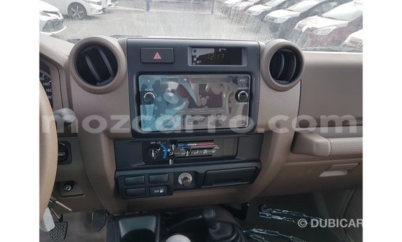 Comprar Importar Toyota Land Cruiser Bege Carro em Import - Dubai em Cabo Delgado Comprar Importar Toyota Land Cruiser Bege Carro em Import - Dubai em Cabo Delgado