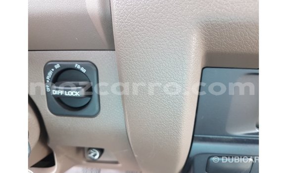 Comprar Importar Toyota Land Cruiser Bege Carro em Import - Dubai em Cabo Delgado Comprar Importar Toyota Land Cruiser Bege Carro em Import - Dubai em Cabo Delgado
