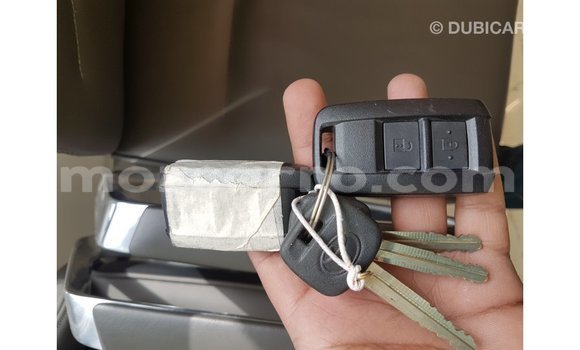 Comprar Importar Toyota Land Cruiser Bege Carro em Import - Dubai em Cabo Delgado Comprar Importar Toyota Land Cruiser Bege Carro em Import - Dubai em Cabo Delgado