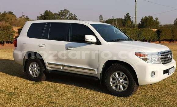 Buy Used Toyota Land Cruiser White Car in Gilé in Zambezia Buy Used Toyota Land Cruiser White Car in Gilé in Zambezia