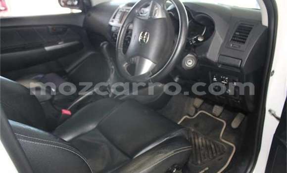 Buy Used Toyota Hilux White Car in Maputo in Maputo Buy Used Toyota Hilux White Car in Maputo in Maputo