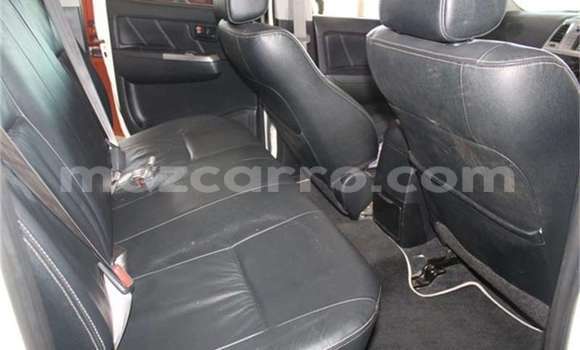 Buy Used Toyota Hilux White Car in Maputo in Maputo Buy Used Toyota Hilux White Car in Maputo in Maputo