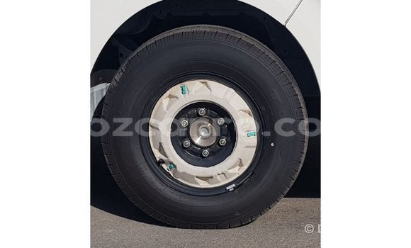 Comprar Importar Toyota Hiace Branco Carro em Import - Dubai em Cabo Delgado Comprar Importar Toyota Hiace Branco Carro em Import - Dubai em Cabo Delgado
