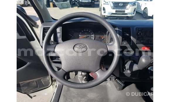Comprar Importar Toyota Hiace Branco Carro em Import - Dubai em Cabo Delgado Comprar Importar Toyota Hiace Branco Carro em Import - Dubai em Cabo Delgado