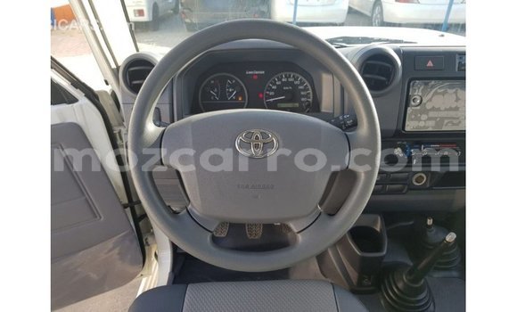 Comprar Importar Toyota Land Cruiser Branco Carro em Import - Dubai em Cabo Delgado Comprar Importar Toyota Land Cruiser Branco Carro em Import - Dubai em Cabo Delgado