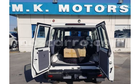 Comprar Importar Toyota Land Cruiser Branco Carro em Import - Dubai em Cabo Delgado Comprar Importar Toyota Land Cruiser Branco Carro em Import - Dubai em Cabo Delgado