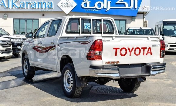 Tenga Imported Toyota Hilux Chena Mota in Import - Dubai in Cabo Delgado Tenga Imported Toyota Hilux Chena Mota in Import - Dubai in Cabo Delgado