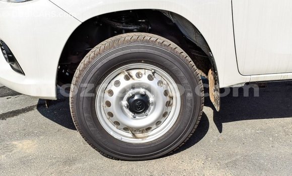 Tenga Imported Toyota Hilux Chena Mota in Import - Dubai in Cabo Delgado Tenga Imported Toyota Hilux Chena Mota in Import - Dubai in Cabo Delgado
