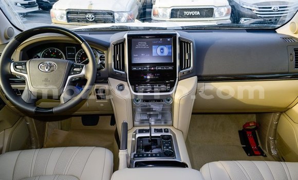 Tenga Imported Toyota Land Cruiser Nhema Mota in Import - Dubai in Cabo Delgado Tenga Imported Toyota Land Cruiser Nhema Mota in Import - Dubai in Cabo Delgado