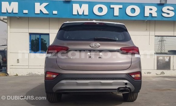 Tenga Imported Hyundai Santa Fe Zvimwe Mota in Import - Dubai in Cabo Delgado Tenga Imported Hyundai Santa Fe Zvimwe Mota in Import - Dubai in Cabo Delgado