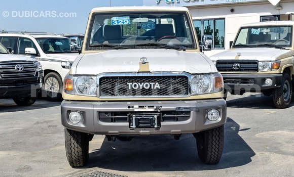 Tenga Imported Toyota Land Cruiser Beige Mota in Import - Dubai in Cabo Delgado Tenga Imported Toyota Land Cruiser Beige Mota in Import - Dubai in Cabo Delgado