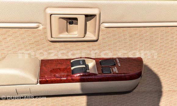 Tenga Imported Toyota Land Cruiser Beige Mota in Import - Dubai in Cabo Delgado Tenga Imported Toyota Land Cruiser Beige Mota in Import - Dubai in Cabo Delgado