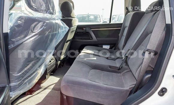 Tenga Imported Toyota Land Cruiser Chena Mota in Import - Dubai in Cabo Delgado Tenga Imported Toyota Land Cruiser Chena Mota in Import - Dubai in Cabo Delgado