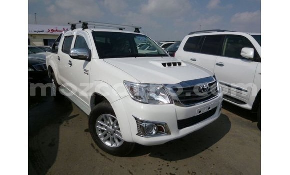 Nunua Imported Toyota Hilux Nyeupe Gari ndani ya Import - Dubai nchini Cabo Delgado Nunua Imported Toyota Hilux Nyeupe Gari ndani ya Import - Dubai nchini Cabo Delgado